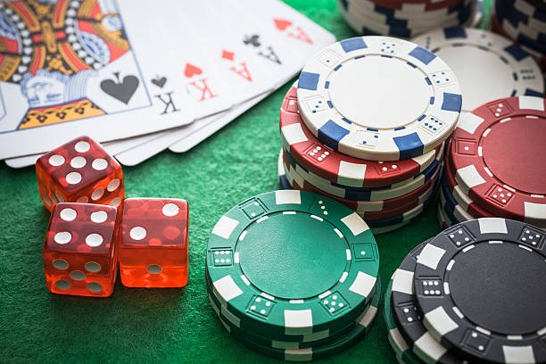 The Dog House game interface showing reel grid and bet controls on intanbet